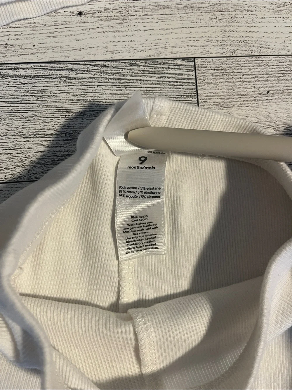 Carter's White Ribbed Three-Piece Set with 'love' Graphic Size 9 Months